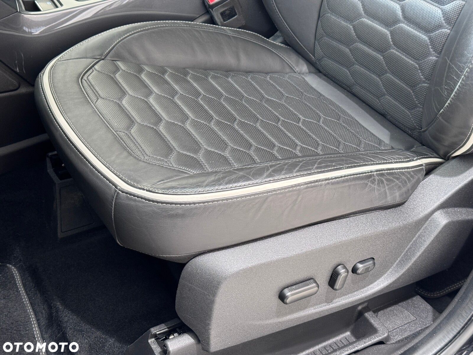 Ford Kuga Vignale 2.0 TDCi AWD - 11