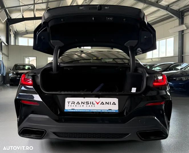 BMW M8 M850i xDrive - 32