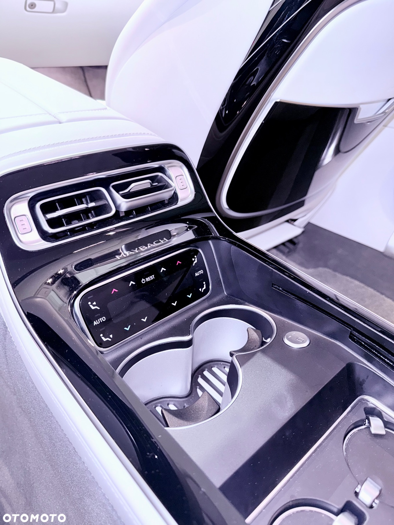 Mercedes-Benz Maybach Klasa S - 21