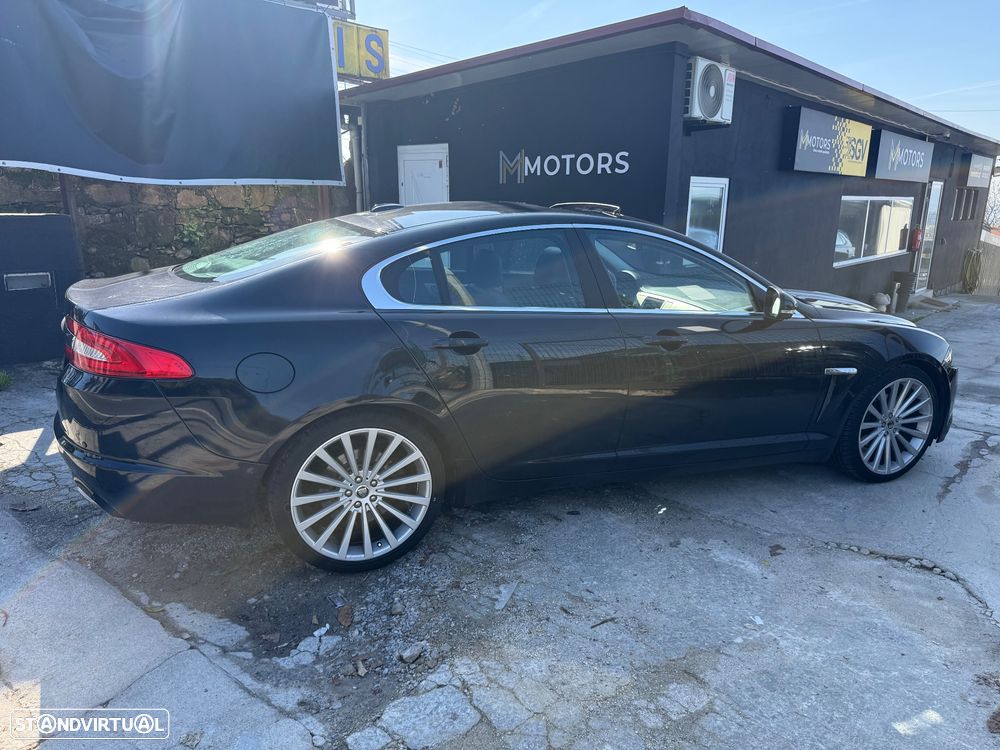 Jaguar XF 2.2 D Premium Luxury - 52