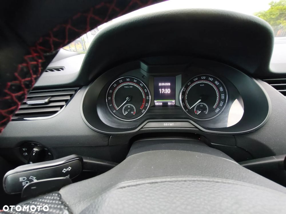 Skoda Octavia 2.0 TDI DSG RS - 11