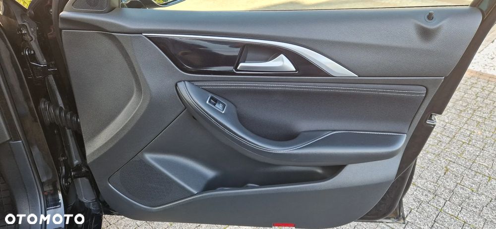 Infiniti Q30 - 22