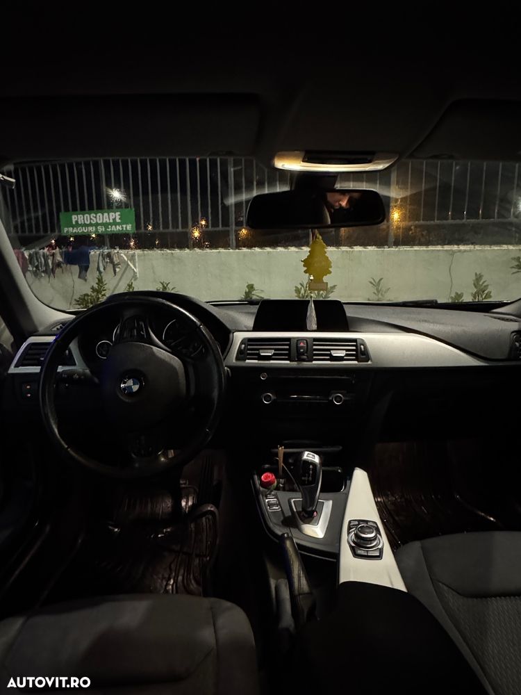 BMW Seria 3 318d Touring Aut. - 12