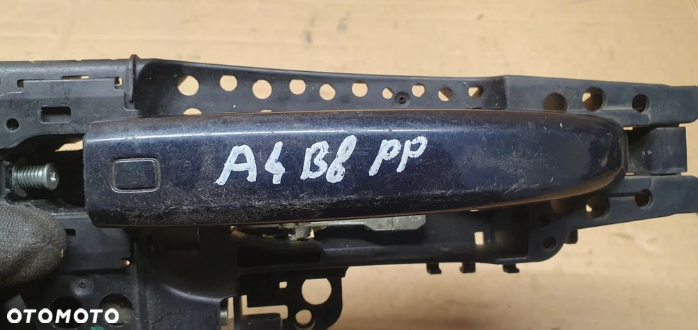 Klamka prawy przód przednia prawa Audi A4 B8 8T0837886A - 6