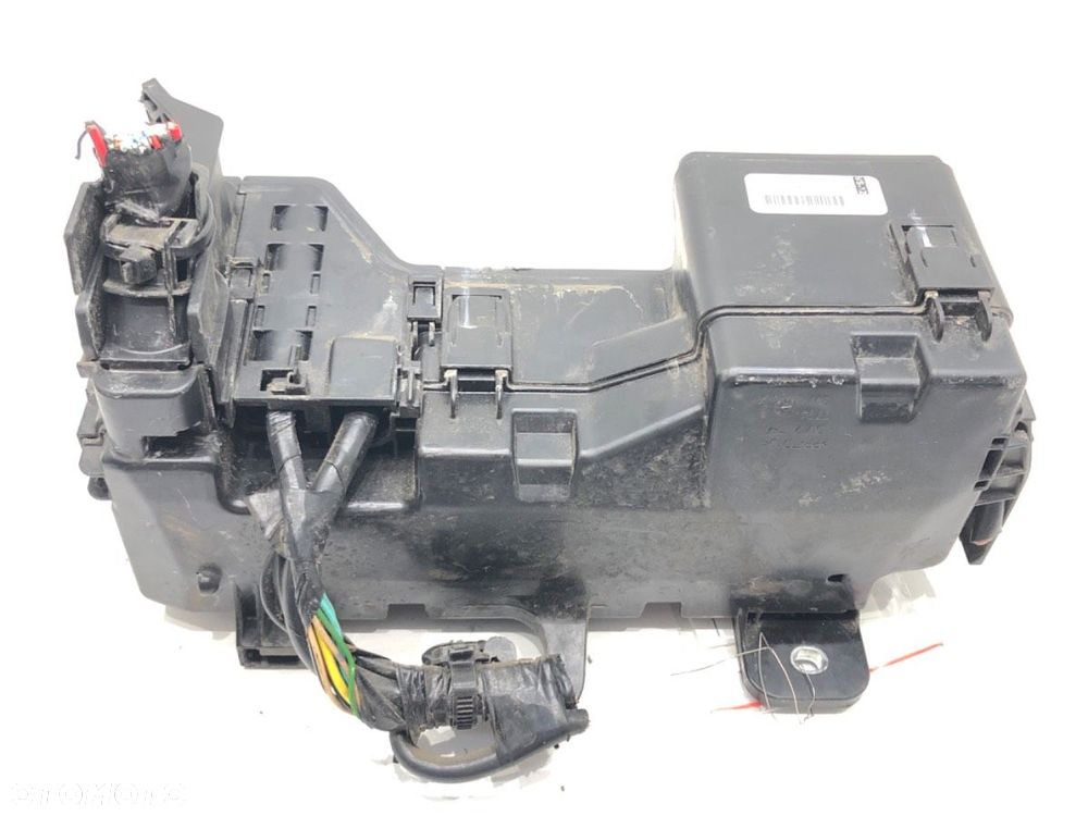 SKRZYNKA BEZPIECZNIKÓW  TOYOTA AYGO (_B4_) 2014 - 2022 1.0 VVTi (KGB40) 53 kW [72 KM] benzyna 2018 - 3