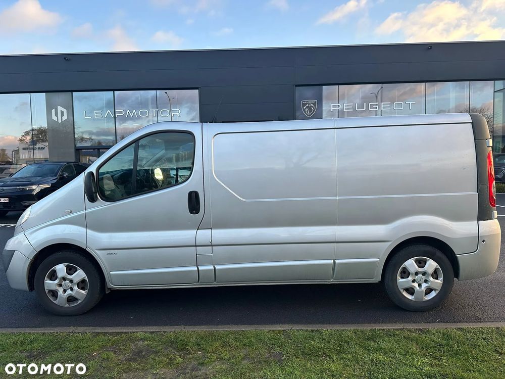 Opel Vivaro - 4