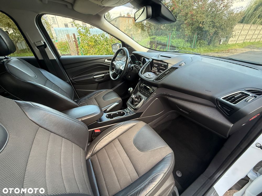 Ford Kuga 2.0 TDCi FWD Titanium - 16