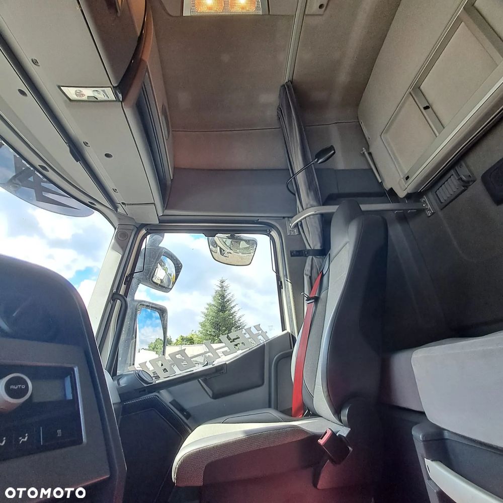 Renault T440 - 12