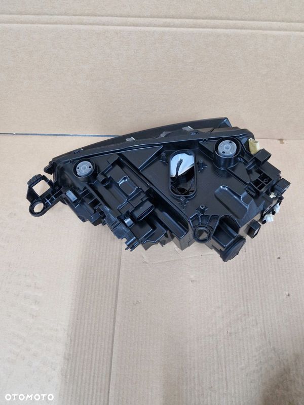 LAMPA LEWA Skoda Scala 2019 CRYSTAL LIGHTING ORYGINAŁ - 4