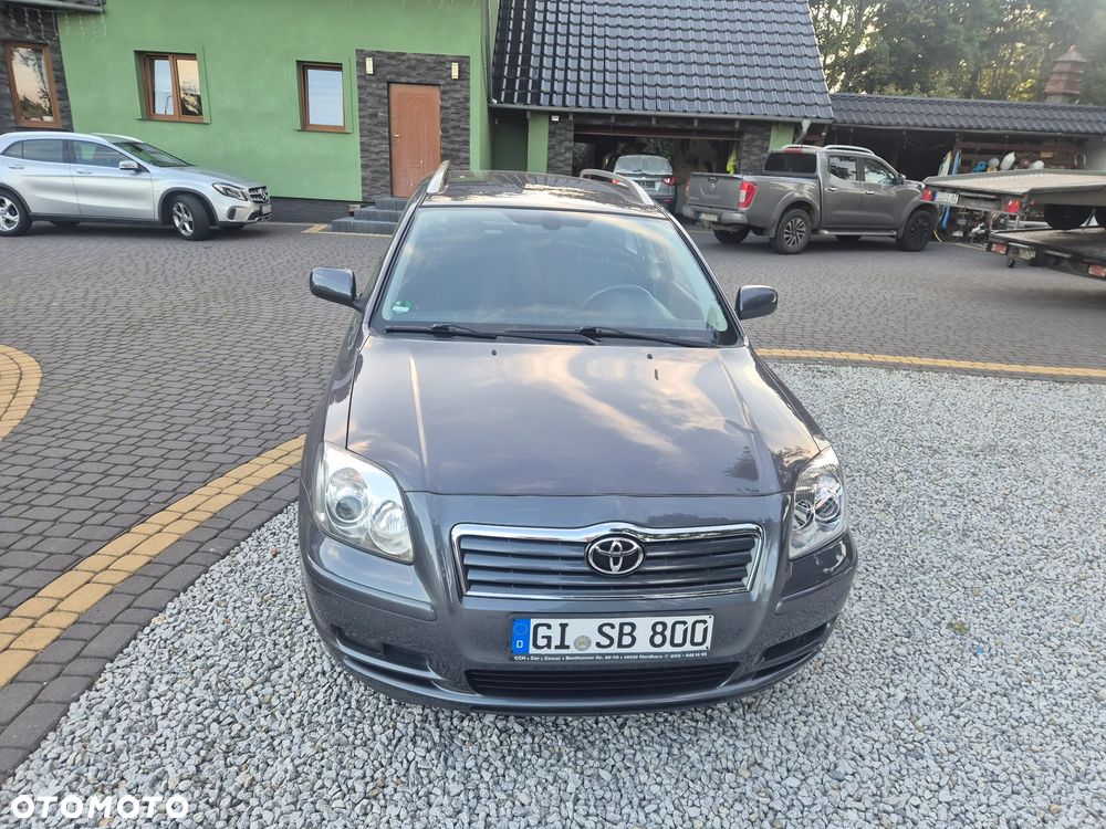 Toyota Avensis 1.8 VVT-i Combi Executive - 2