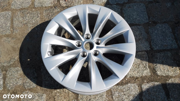 FELGA TESLA MODEL S LIFT 8x19 ET40 NOWA