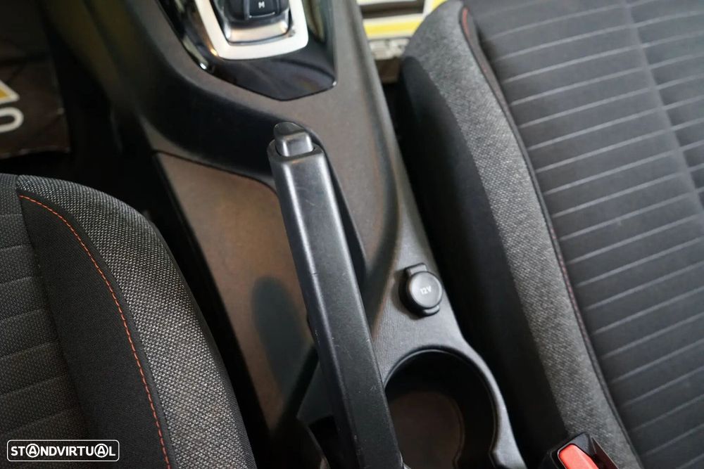 Peugeot 2008 1.2 PureTech Active Pack EAT8 - 31