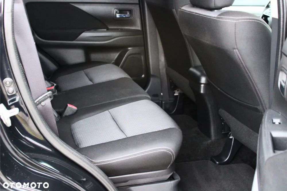 Mitsubishi Outlander 2.0 Intense + 2WD - 19