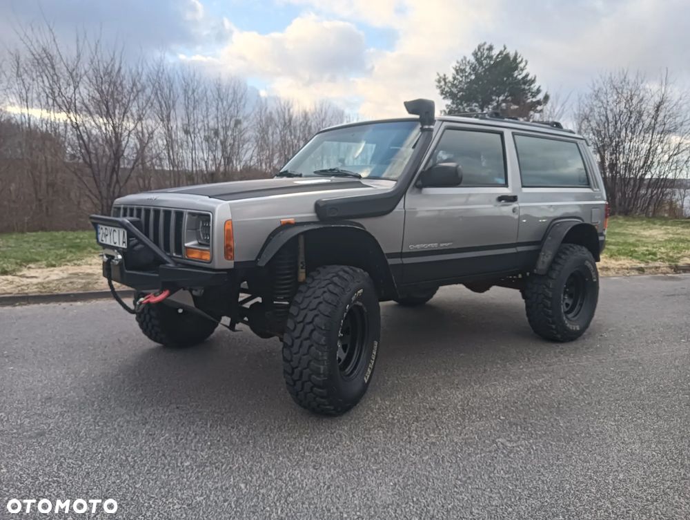 Jeep Cherokee - 1