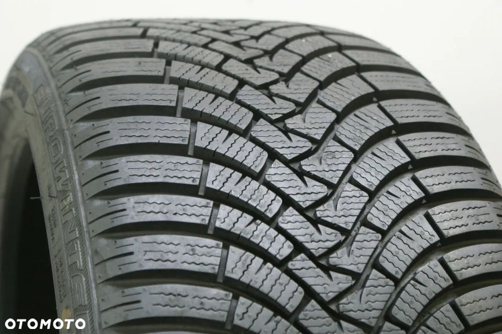 235/35R19 FALKEN EUROWINTER HS01 , 8,2mm .. - 2