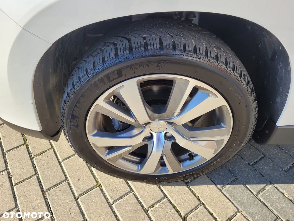 Peugeot 2008 PureTech 130 GPF Stop&Start Signature - 9
