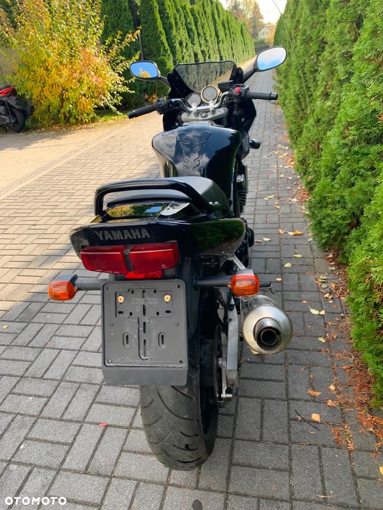 Yamaha FZS - 18