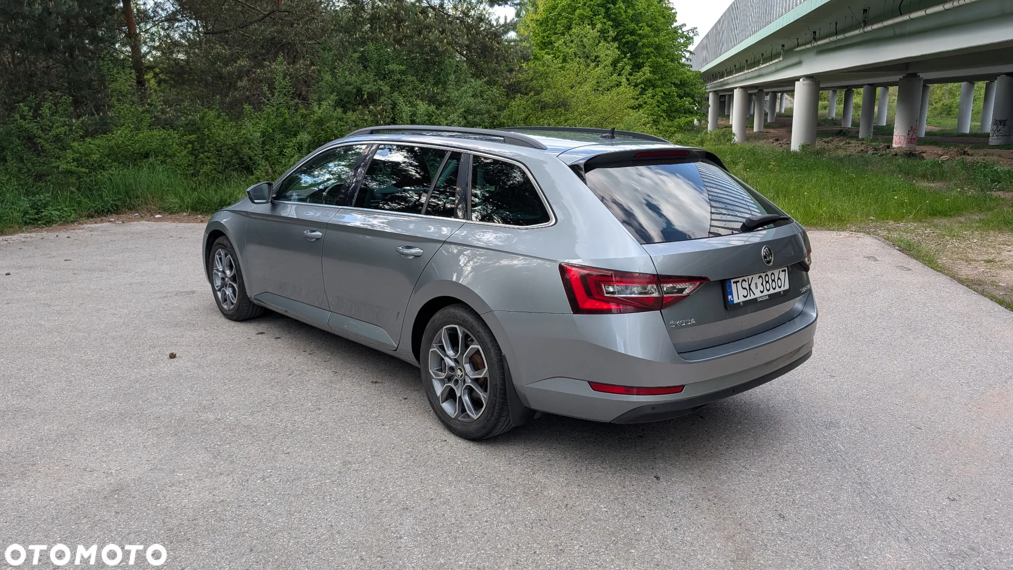 Skoda Superb 1.6 TDI DSG Ambition - 8