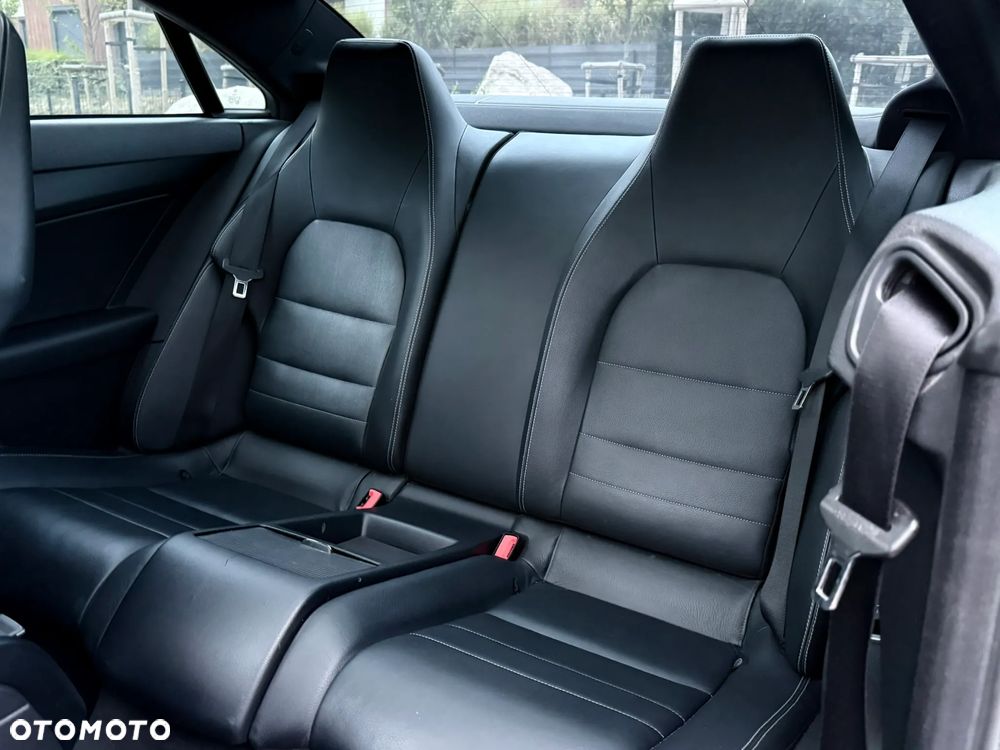Mercedes-Benz Klasa E 350 CDI BlueEff - 16