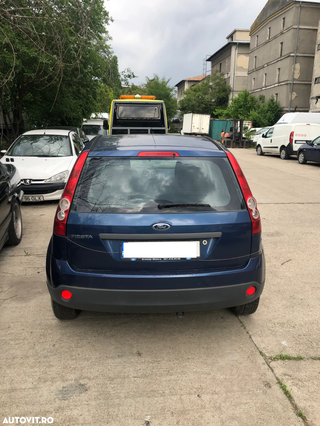 Dezmembrez Ford Fiesta MK5 4 usi albastru benzina 2007 - 7