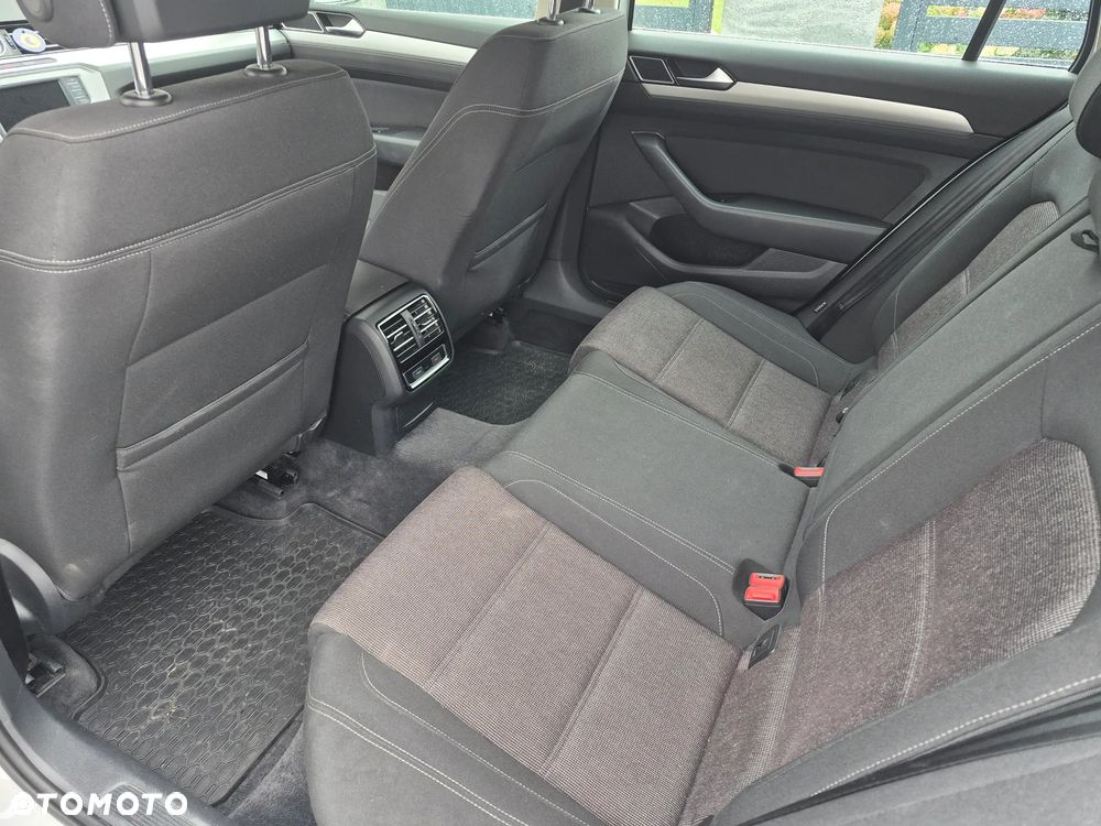 Volkswagen Passat 2.0 TDI BMT Comfortline - 9