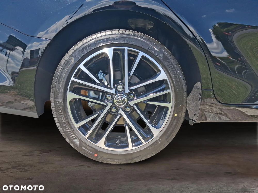 Toyota Camry - 19