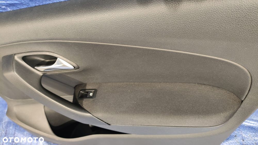 BOCZEK DRZWI TAPICERKA LEWY PRAWY PRZÓD KLAMKA WEWNĘTRZNA PANEL PRZEŁĄCZNIK SZYB VW POLO V 6R 5 DRZWI EUROPA - 11