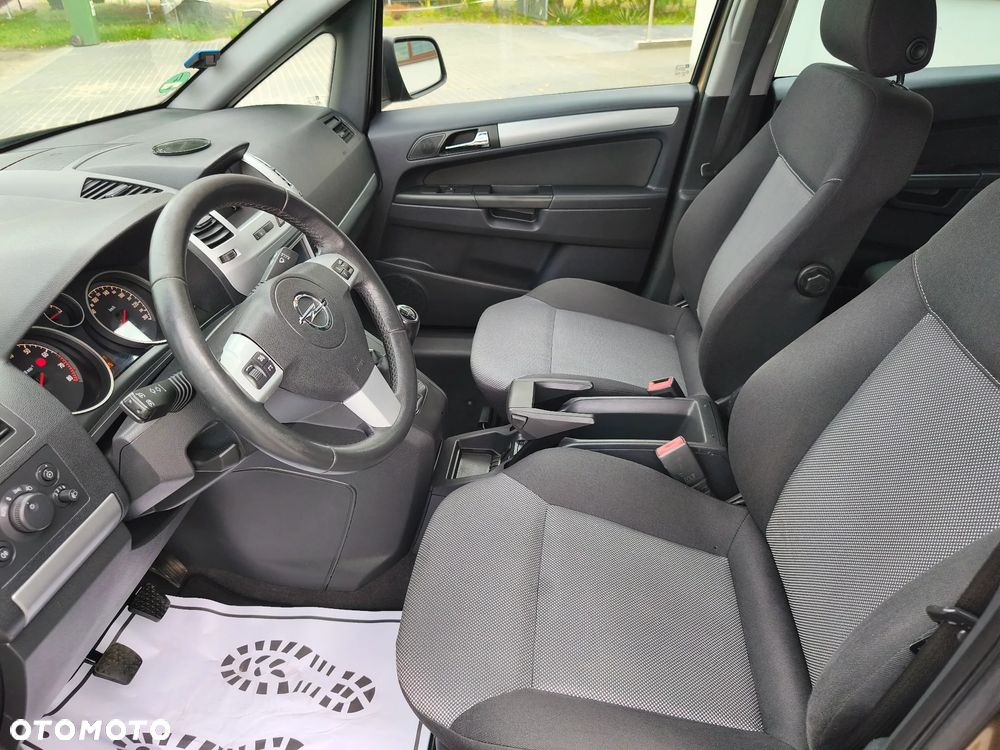 Opel Zafira 1.8 Family Plus - 24