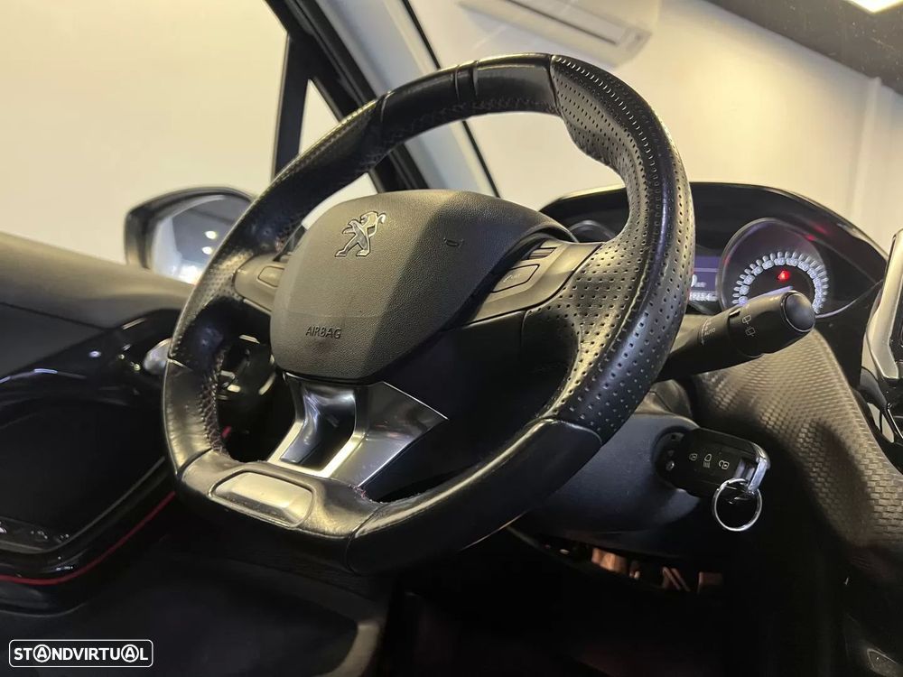 Peugeot 2008 1.2 PureTech GT - 35