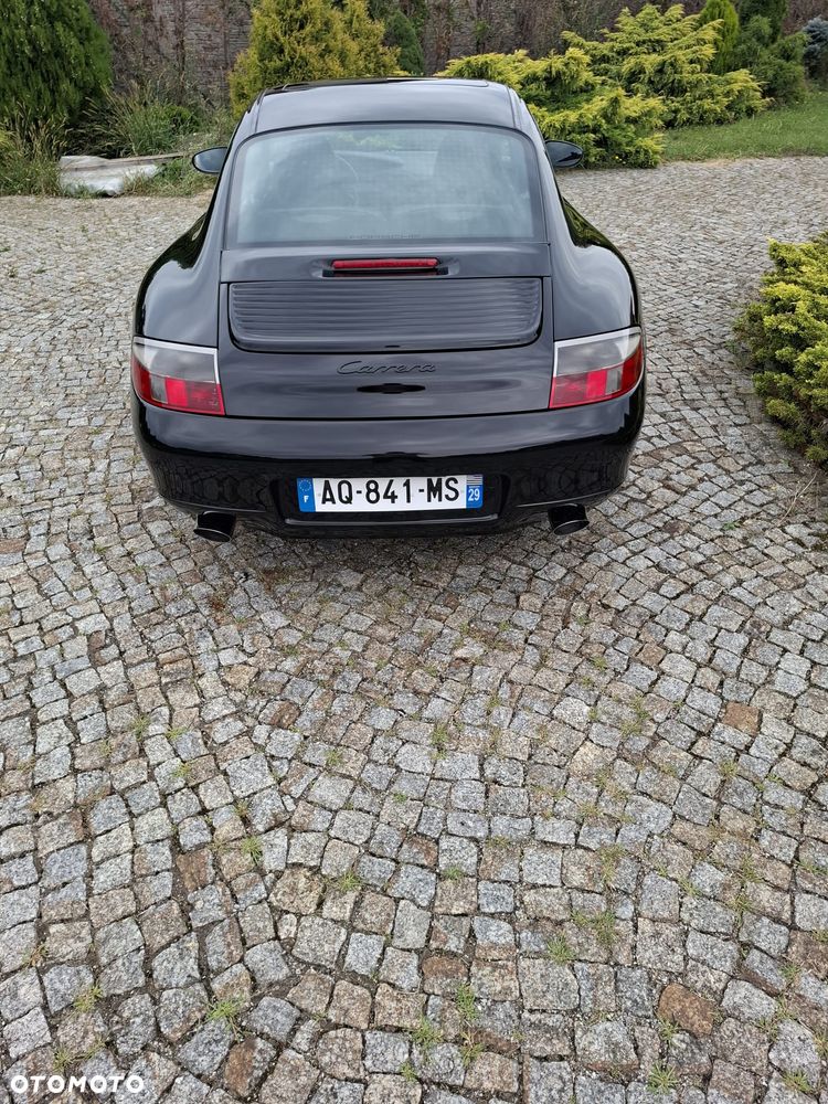 Porsche 911 Carrera - 10