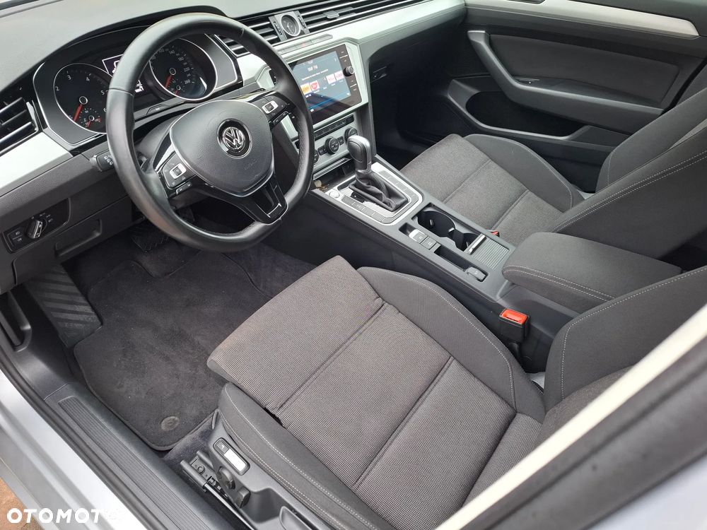 Volkswagen Passat Variant 2.0 TDI EVO Business DSG - 24