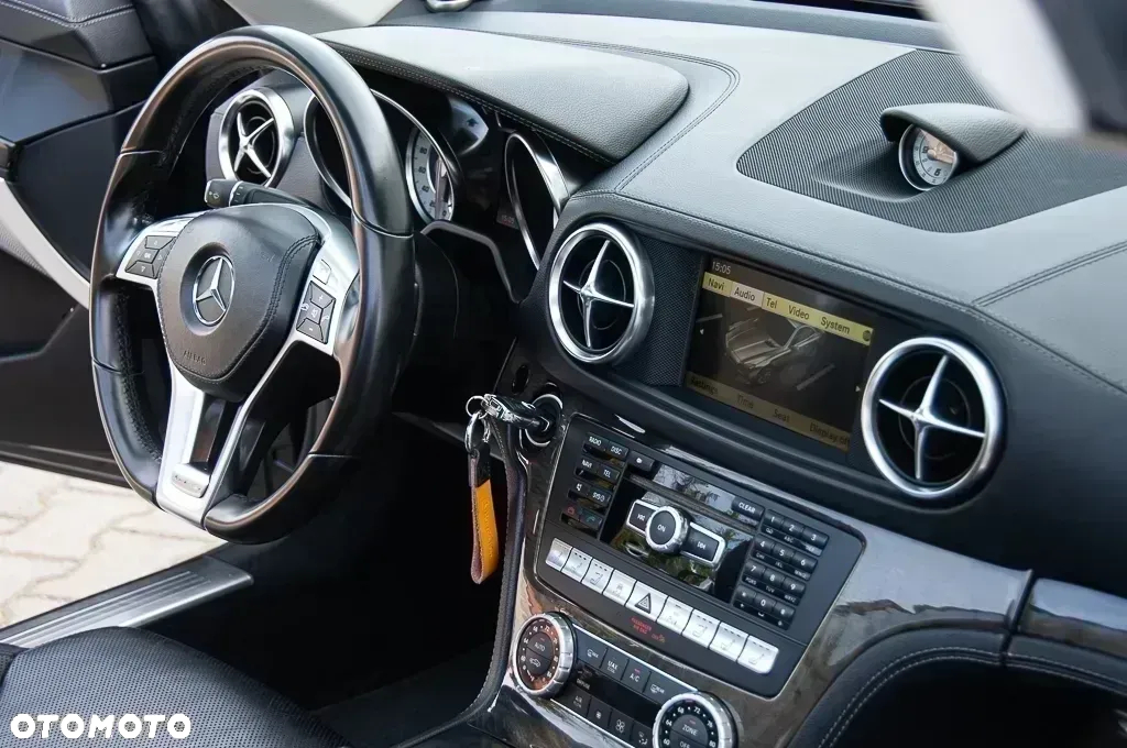 Mercedes-Benz SL - 33