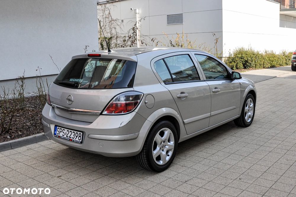 Opel Astra - 4