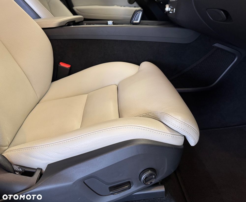 Volvo XC 60 B4 D AWD Momentum Pro - 9