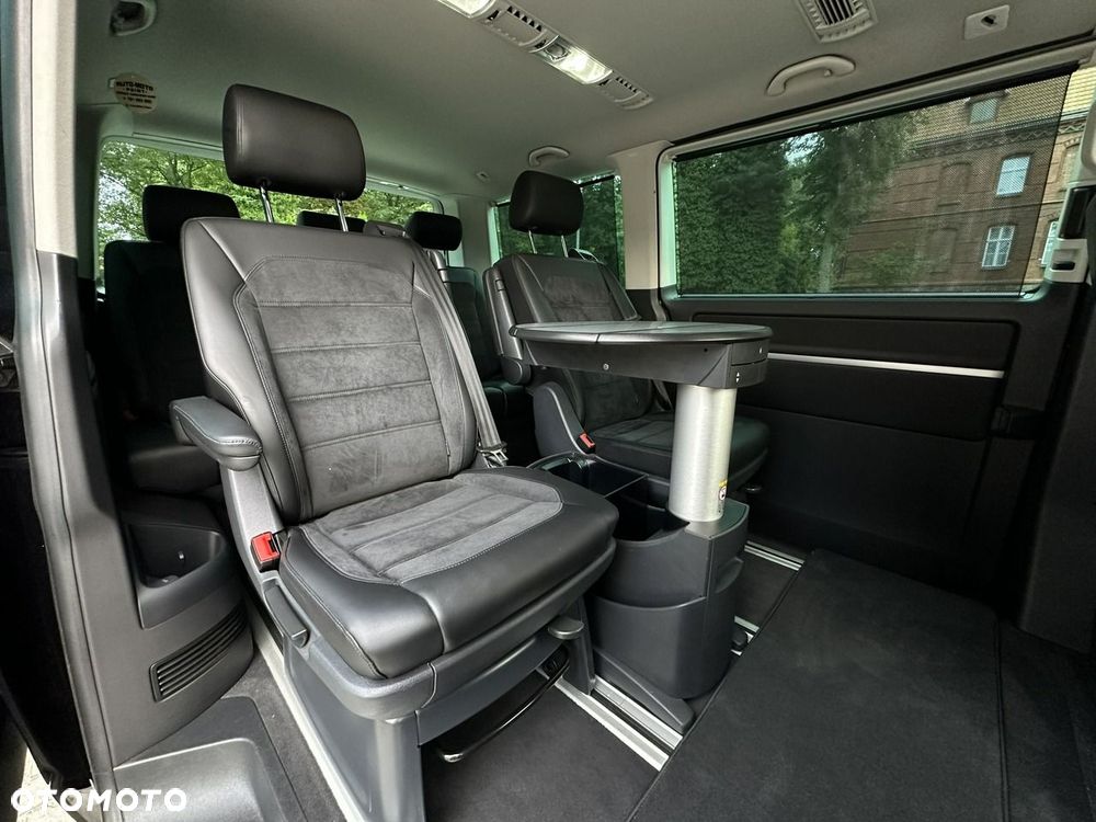 Volkswagen Multivan - 12