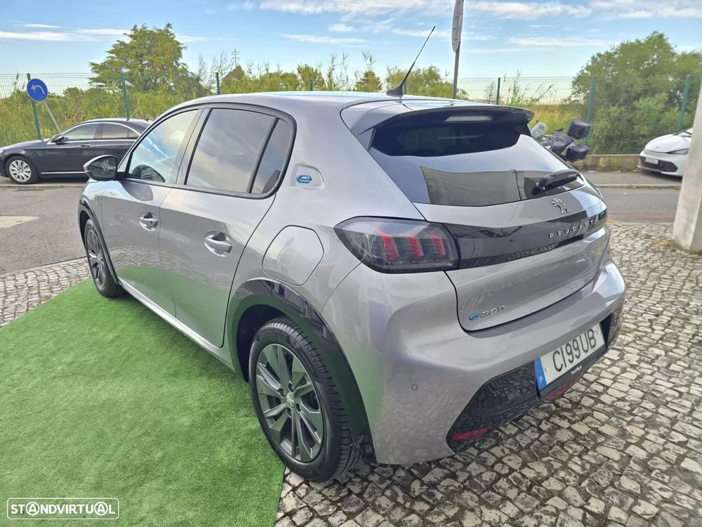 Peugeot e-208 Allure - 3
