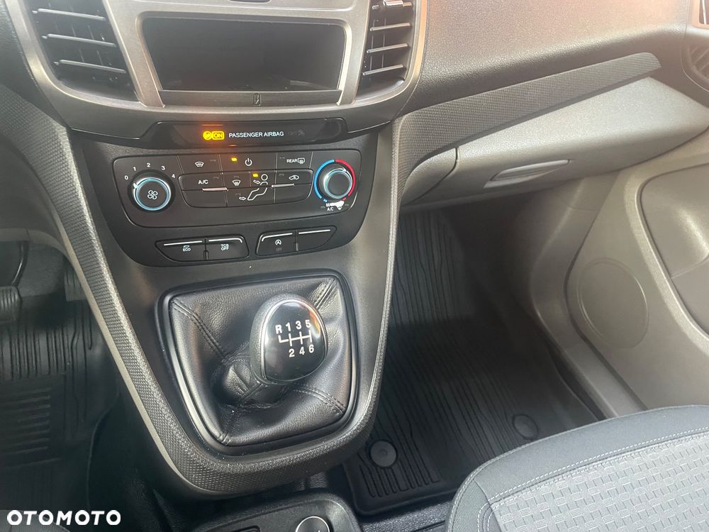 Ford Transit Connect - 26