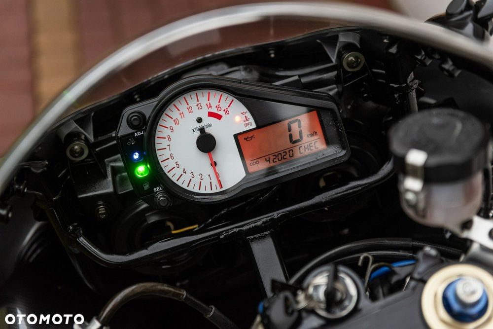 Suzuki GSX-R - 9