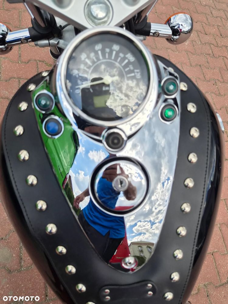 Suzuki Intruder - 2