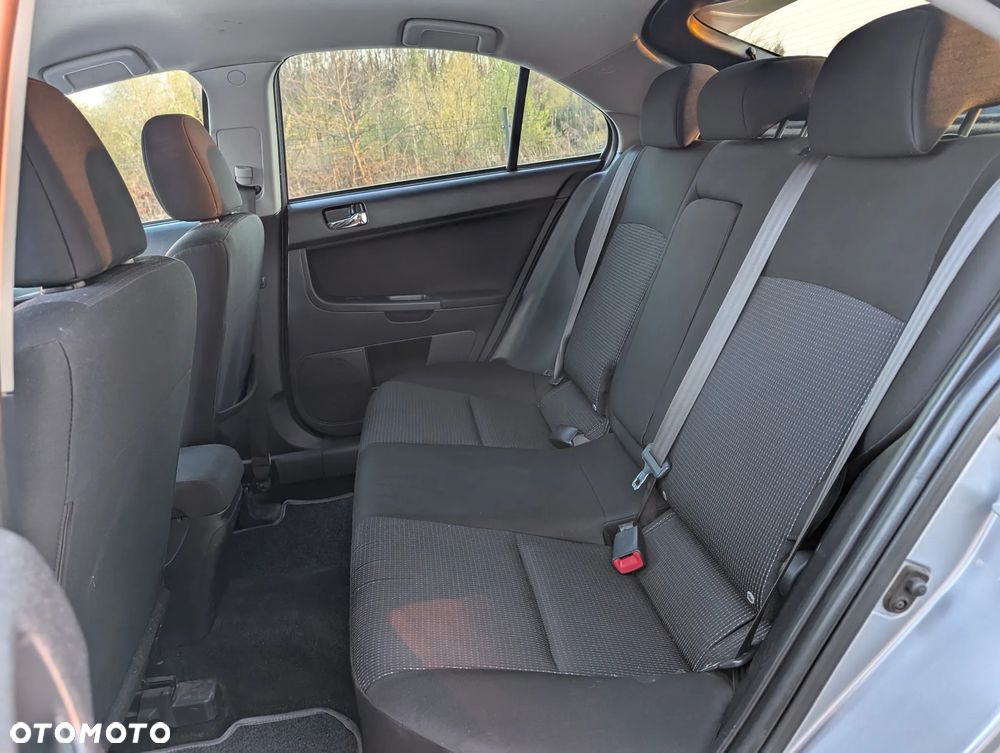 Mitsubishi Lancer 1.8 Intense LPG - 24