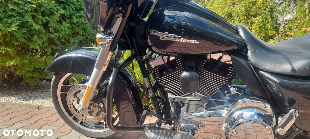 Harley-Davidson Touring Street Glide - 22