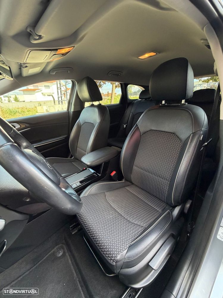 Kia Ceed SW 1.0 T-GDI Sport - 26