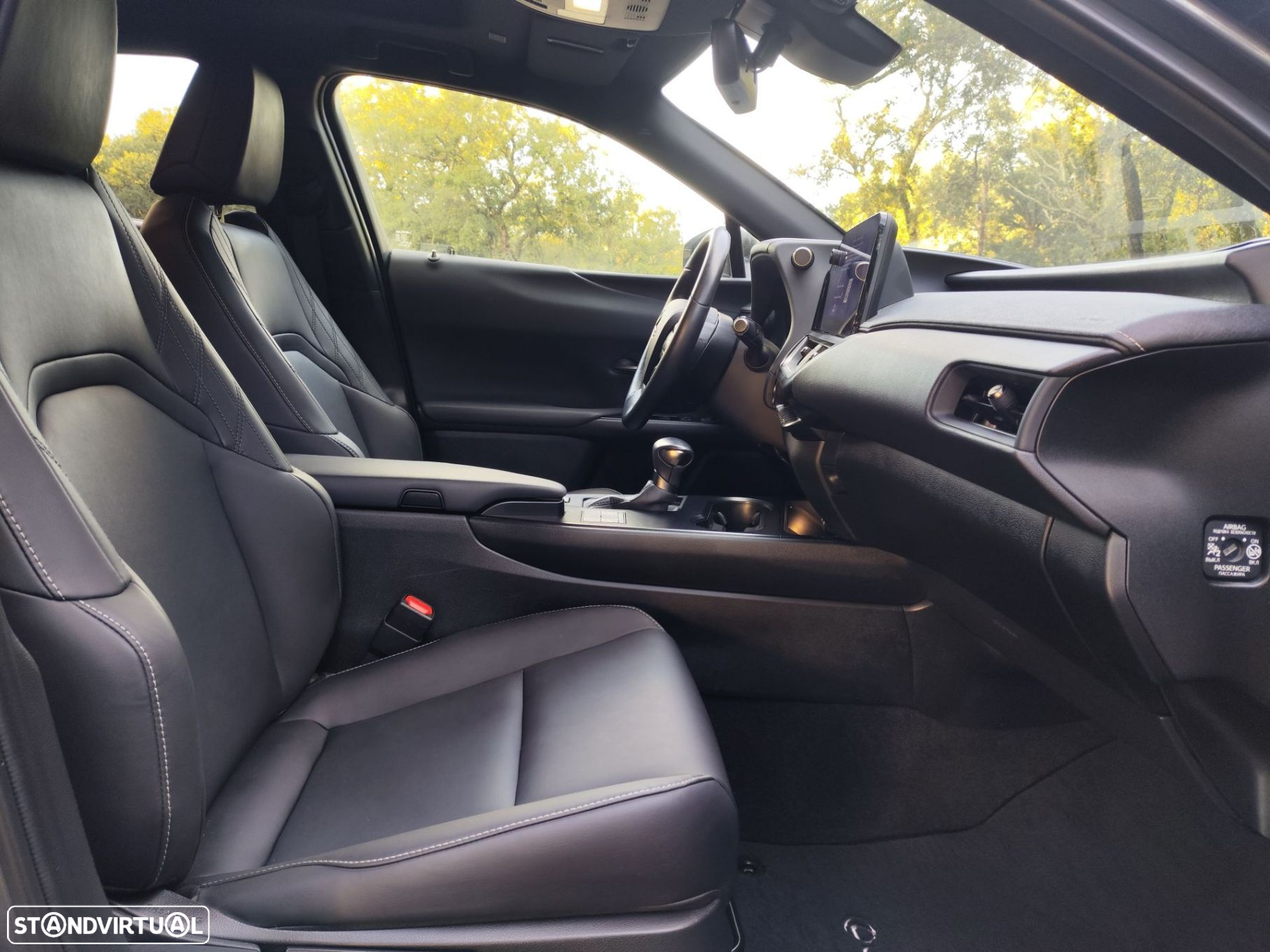 Lexus ux-250h Sport (Ecrã 12.3) - 12