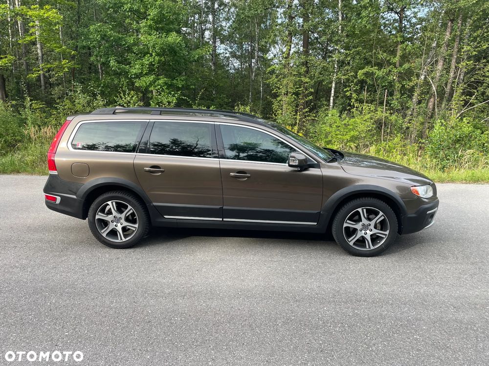 Volvo XC 70 T6 AWD Momentum - 4
