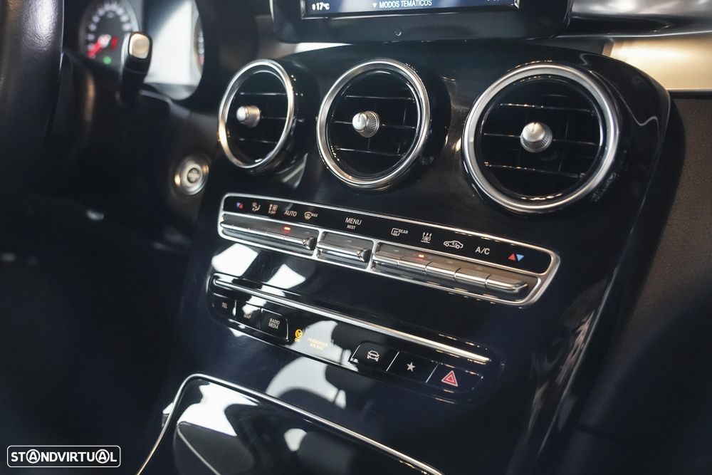 Mercedes-Benz GLC 300 e Coupe 4Matic 9G-TRONIC Avantgarde Advanced - 39