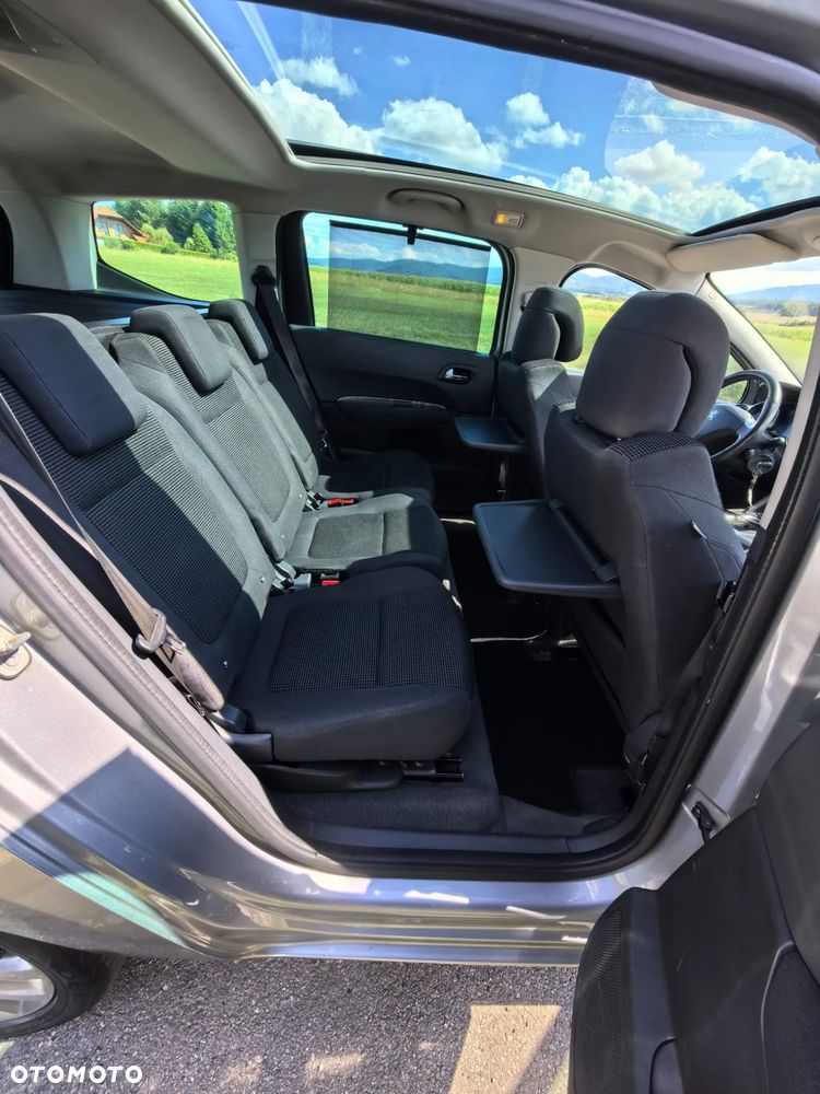 Peugeot 5008 2.0 HDi Premium + - 29