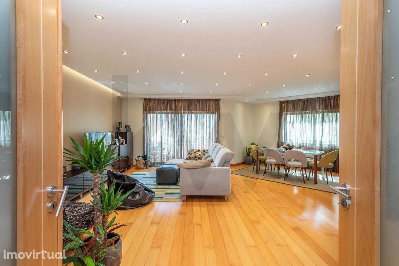 Apartamento T4 com 2 Suites e varandas em Alcabideche - Grande imagem: 3/25