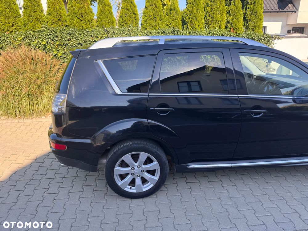 Mitsubishi Outlander - 11