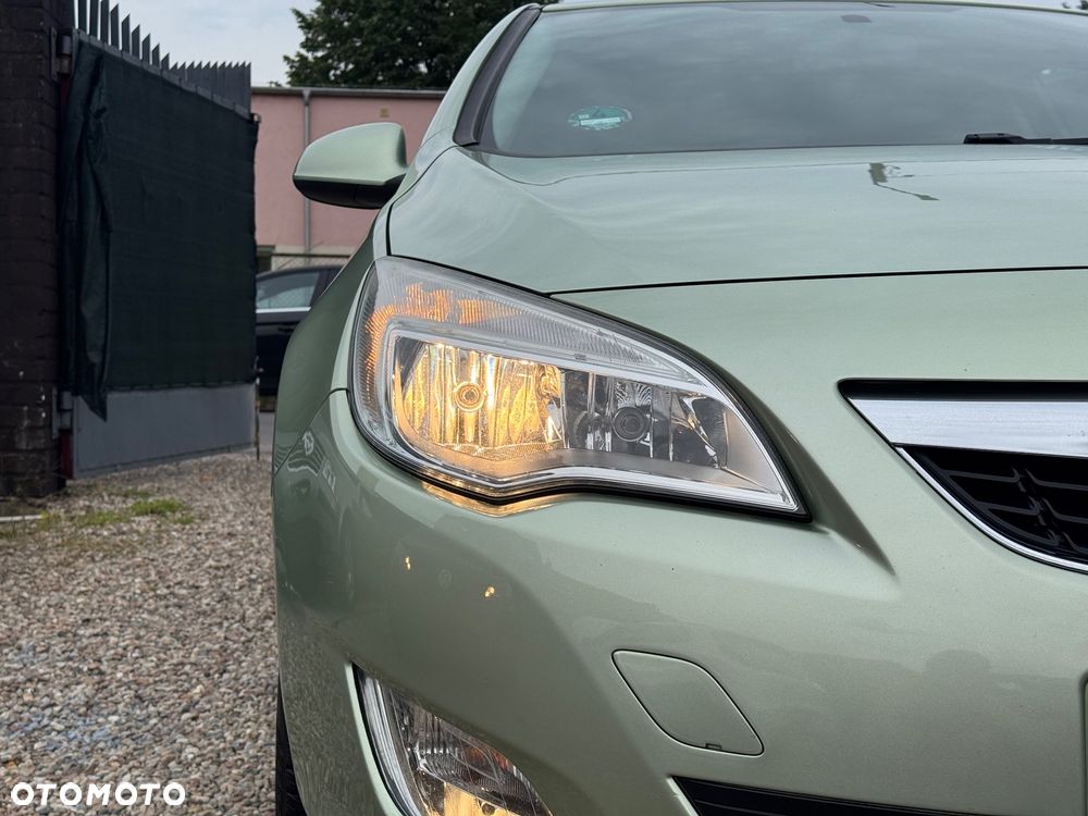 Opel Astra 1.4 Turbo 150 Jahre - 17