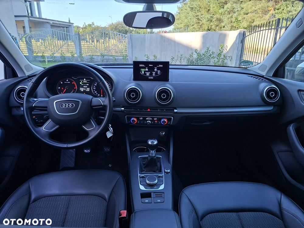 Audi A3 Sportback 1.6 TDI design - 11